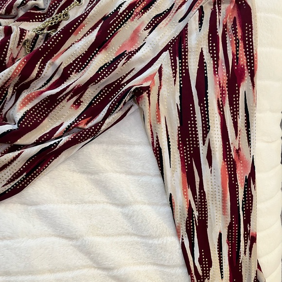 JM collection size small tunic top with Gold tassel accent. - Picture 9 of 9